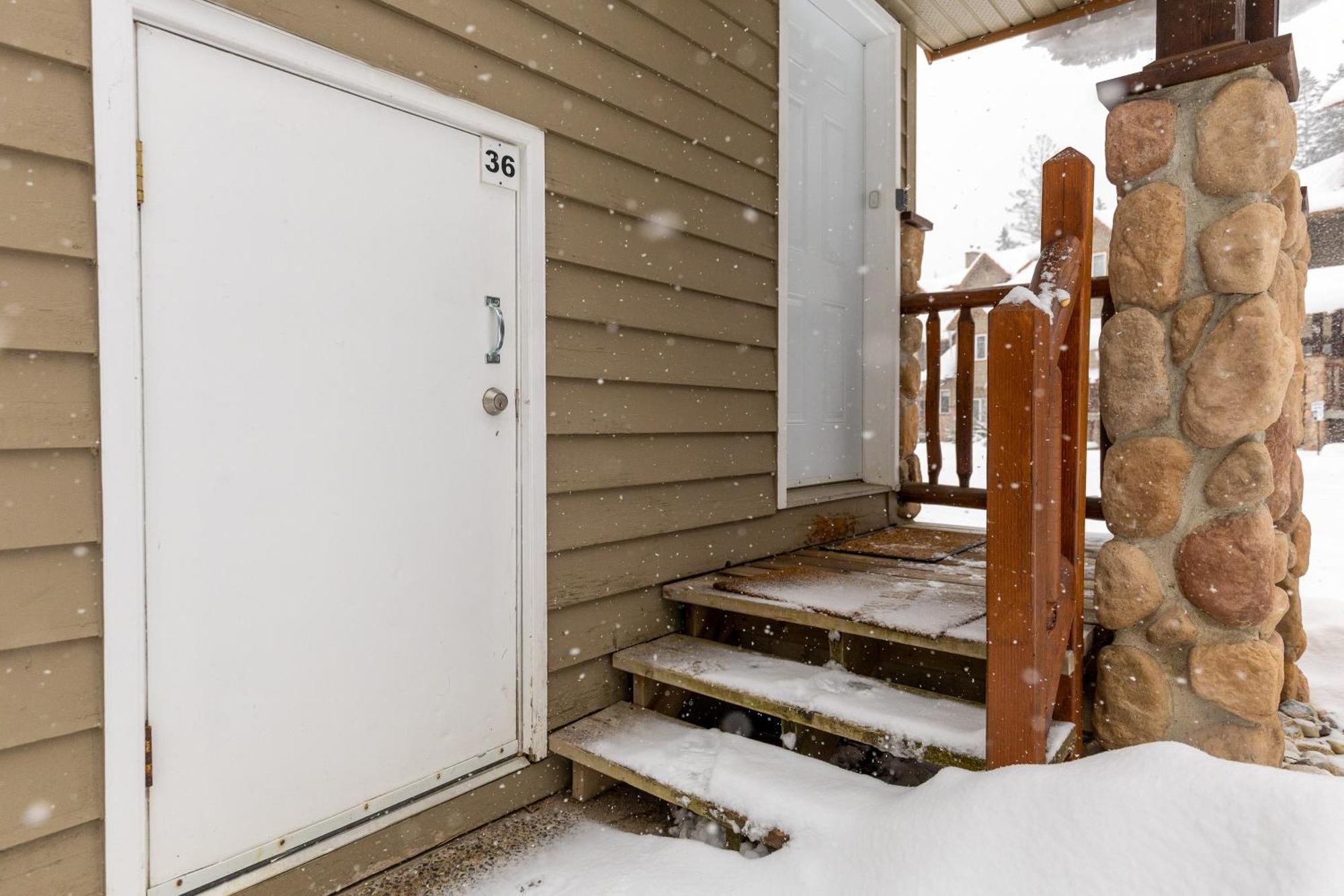 Stone Creek Chalets By Fernie Central Reservations エクステリア 写真
