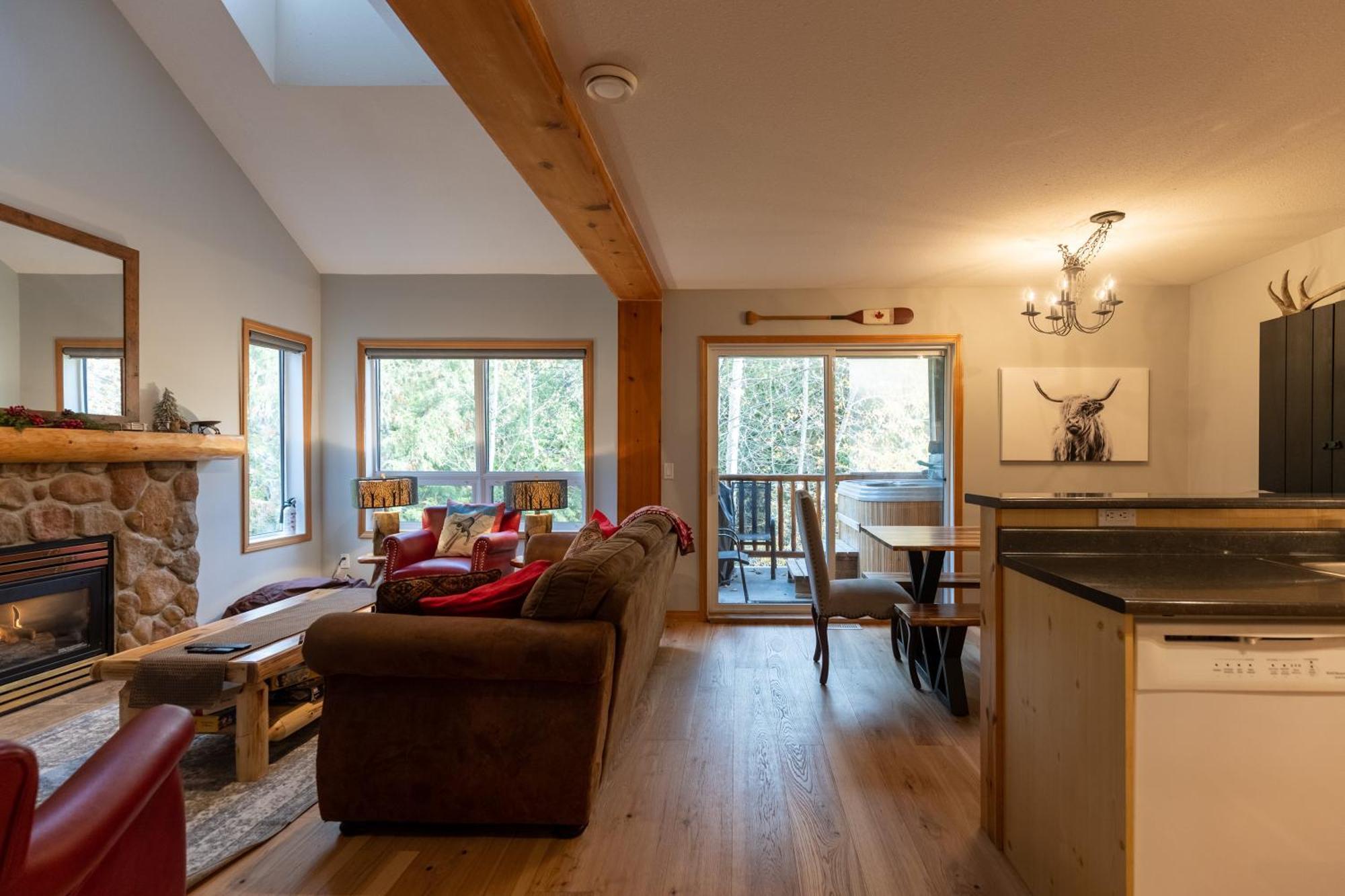 Stone Creek Chalets By Fernie Central Reservations エクステリア 写真