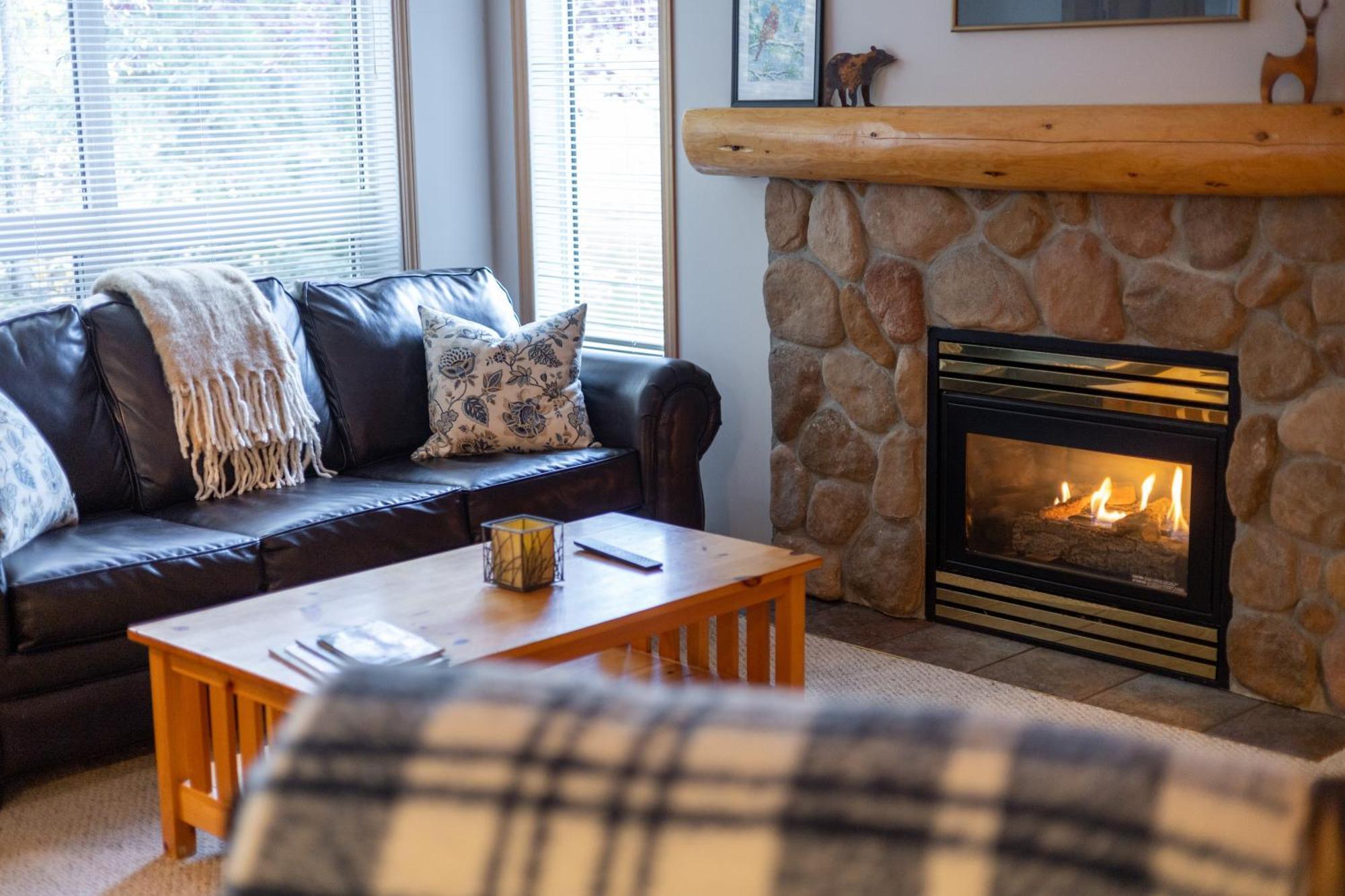Stone Creek Chalets By Fernie Central Reservations エクステリア 写真