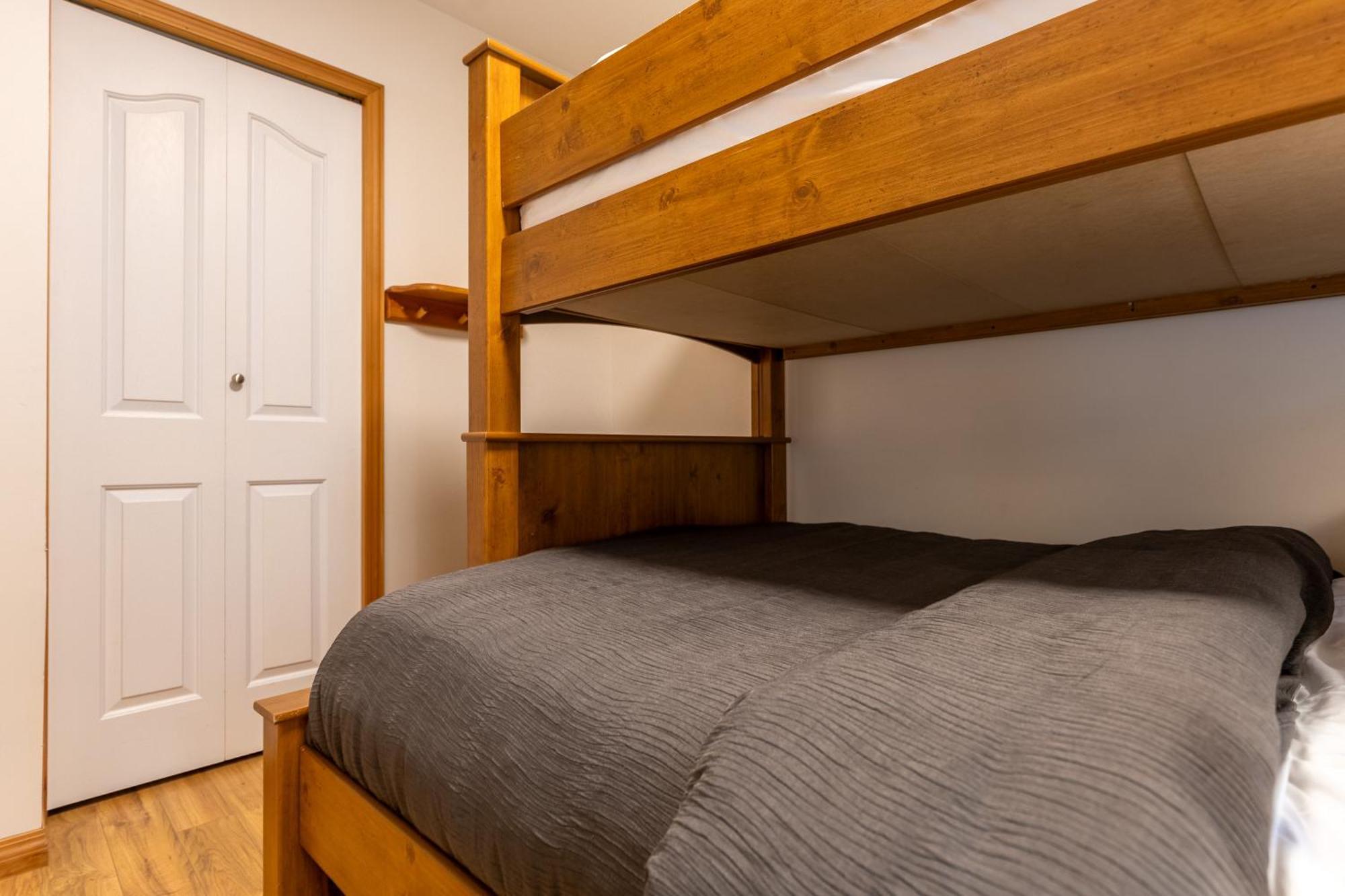 Stone Creek Chalets By Fernie Central Reservations エクステリア 写真