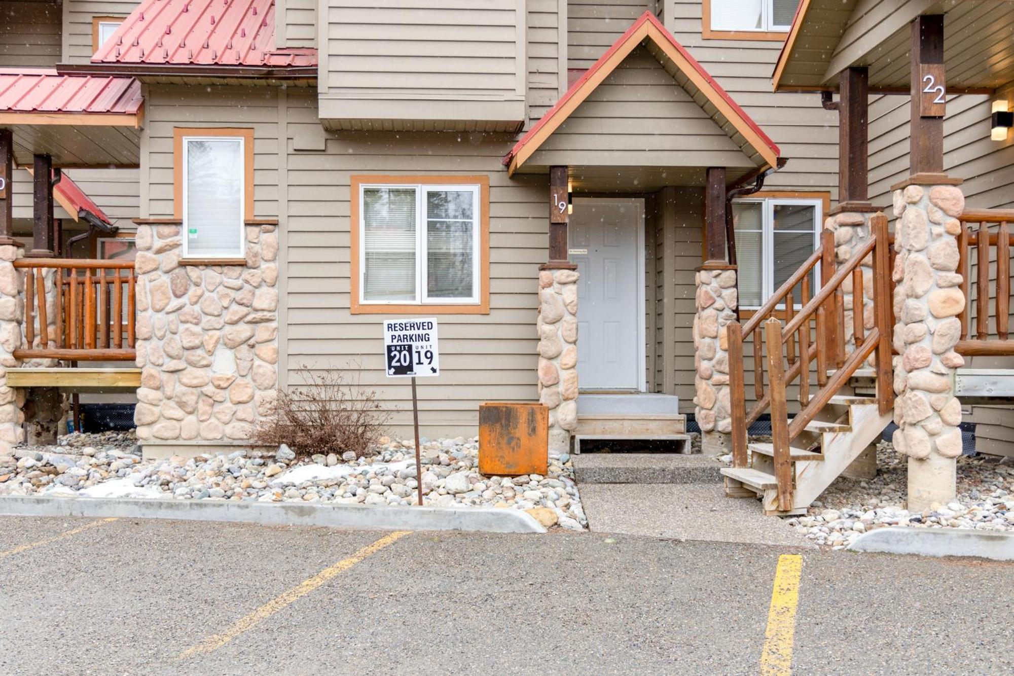 Stone Creek Chalets By Fernie Central Reservations エクステリア 写真