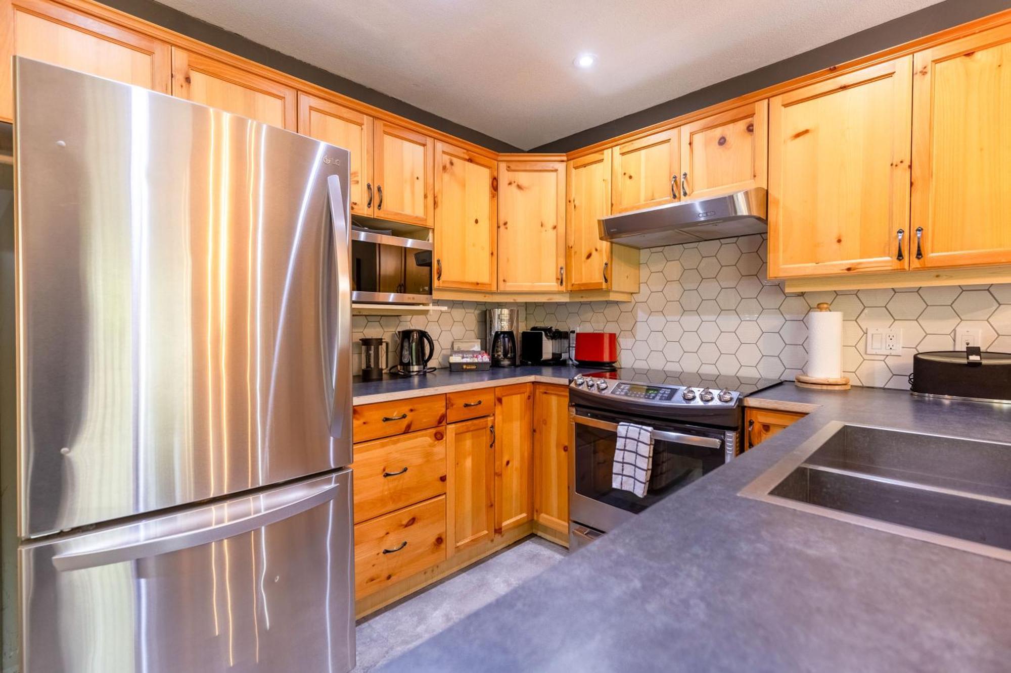 Stone Creek Chalets By Fernie Central Reservations エクステリア 写真